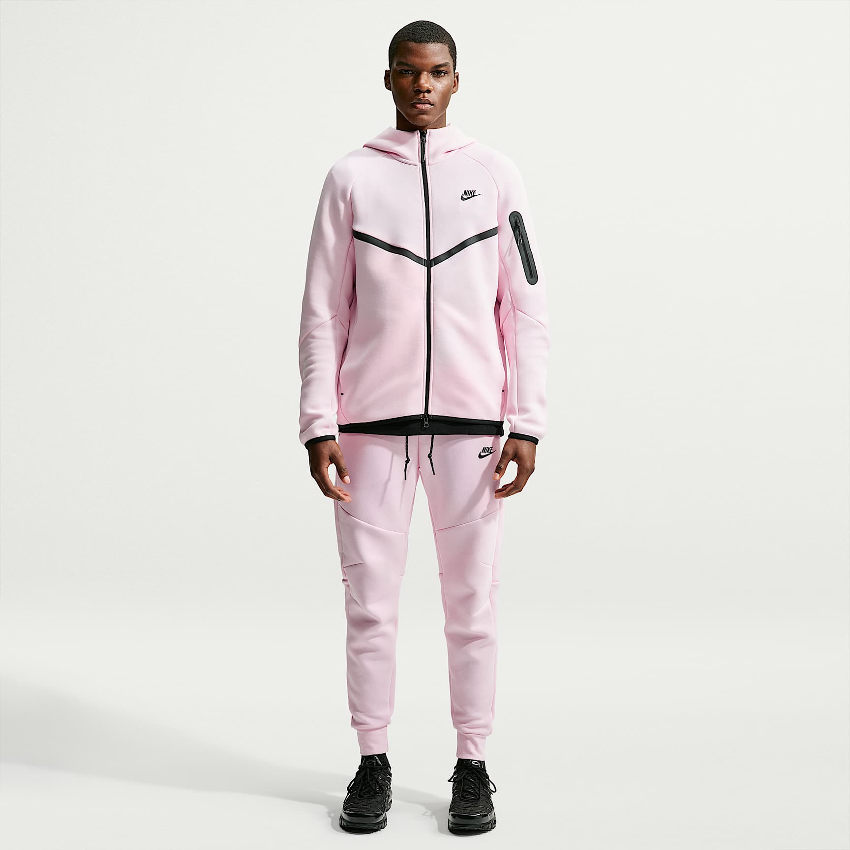 NIKE ピンクテック Nike Tech Men's Fleece Joggers. Nike AT